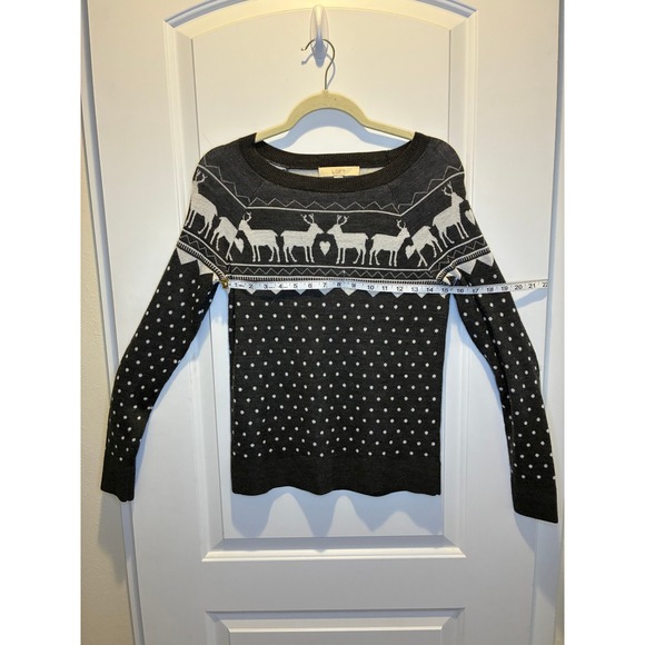 LOFT Sweaters - Ann Taylor Loft gray & white reindeer Fair Isle knit Pullover Sweater Size S